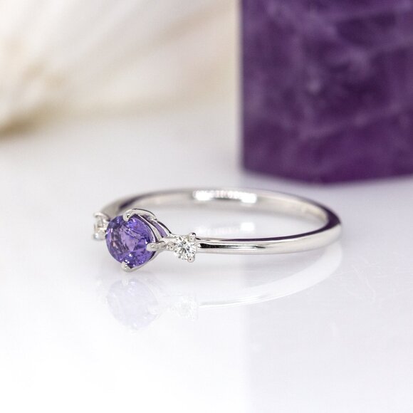 Purple Sapphire Ring with Earth Mined Diamonds in 14K Solid Gold - Picture 6 of 9